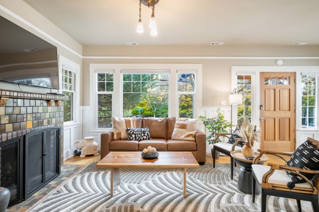 Photo - 720 NE 47th St