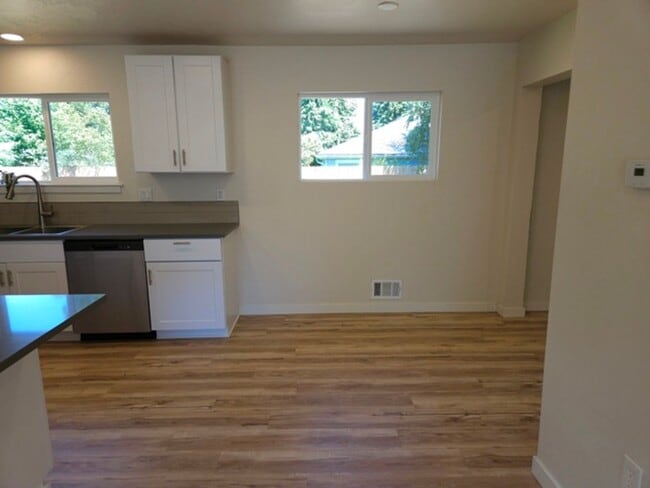 Photo - 3Bd/2.5Ba Single Story Home-For viewing!