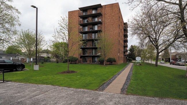 Photo - Sun Crest Tower