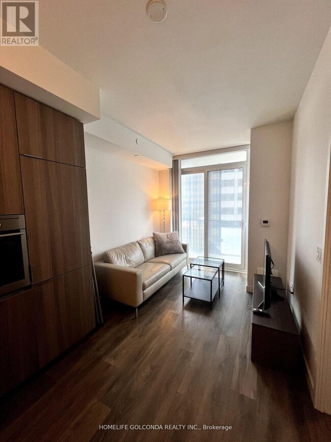 Photo - 8 Eglinton Ave E Unité 504