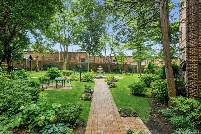 Photo - 8 Barstow Rd Unit 2B