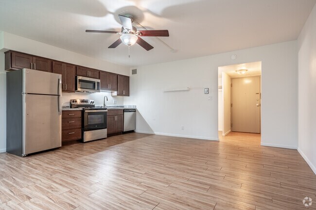 Studio, 1BA - 400SF - Living Room