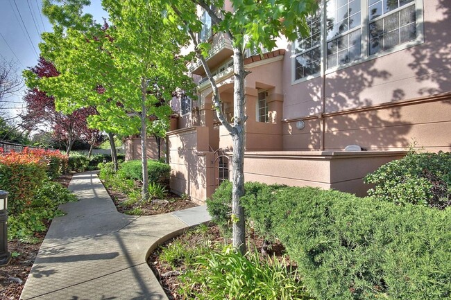 Photo - 467 Cascadita Ter Townhome