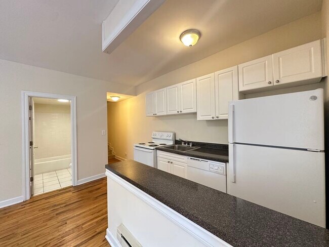 Photo - 503 W Aldine Ave Unit J00W