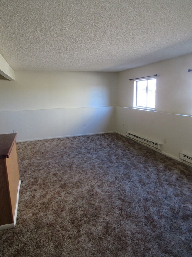 Photo - Spacious 2 bedroom 1 bath apt. Unidad 4