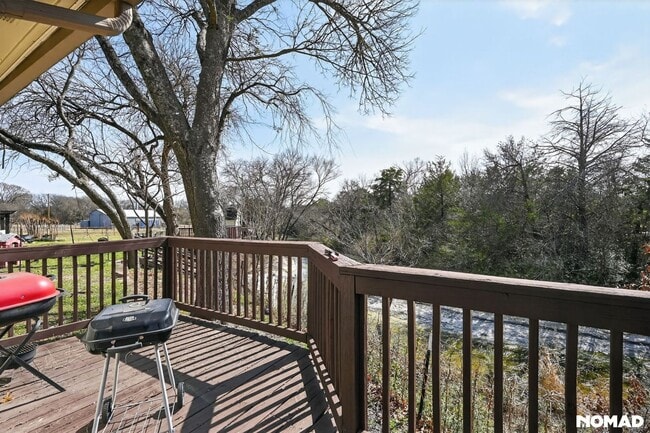 Photo - 2102 W Bear Creek Rd