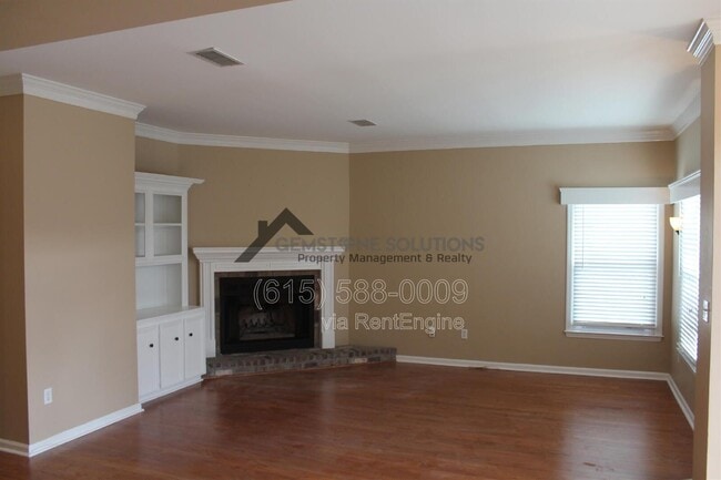 Photo - 430 Maplegrove Dr