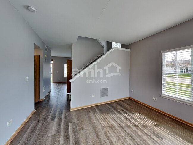 Photo - 1101 Burns Ln