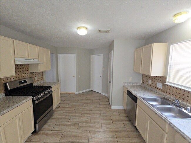 21802 Westfield Ridge Dr