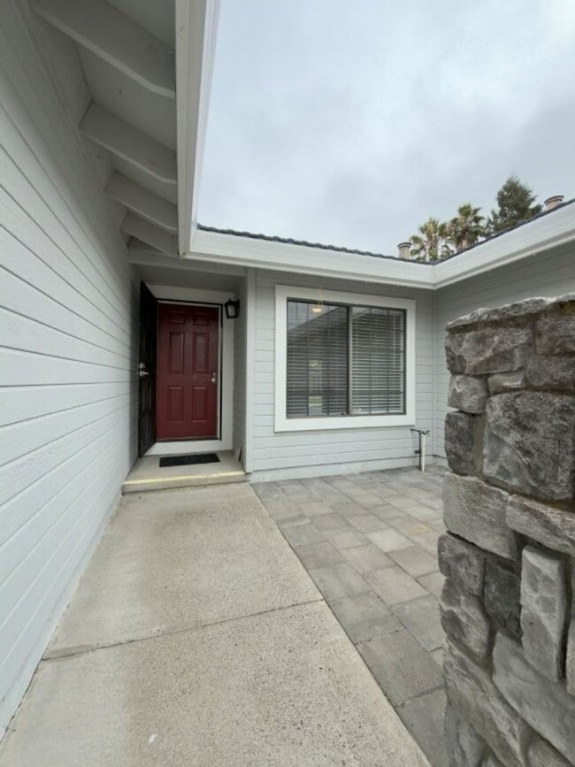 Photo - 204 Ashby Pl