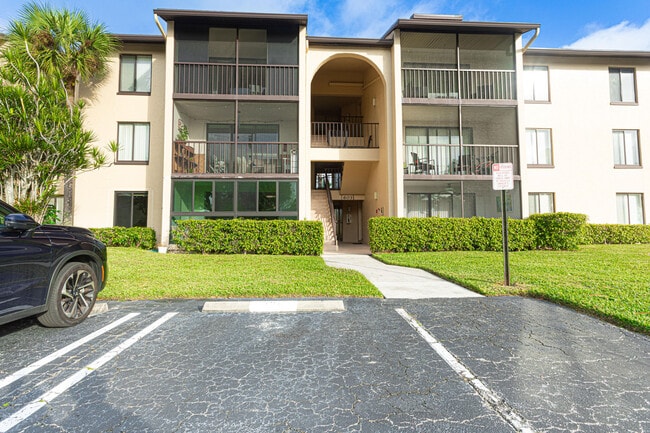 Building Photo - 603 Sea Pine Way Unit C1