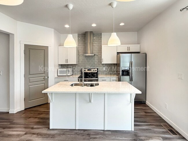 Photo - 2115 W Bella Ln