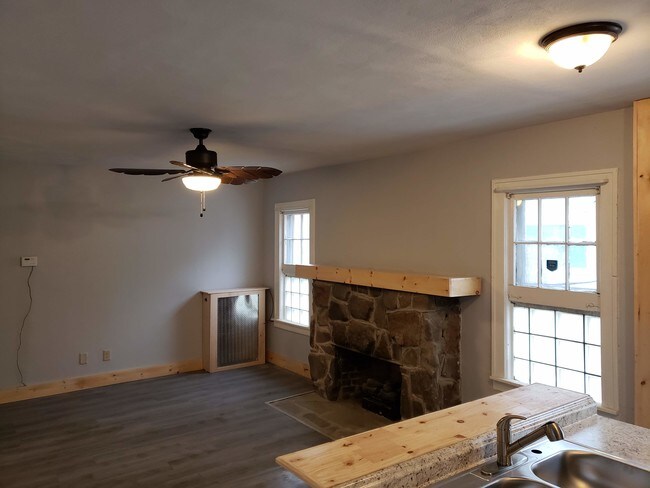 Photo - 460 Chenango St Apartments Unit 3