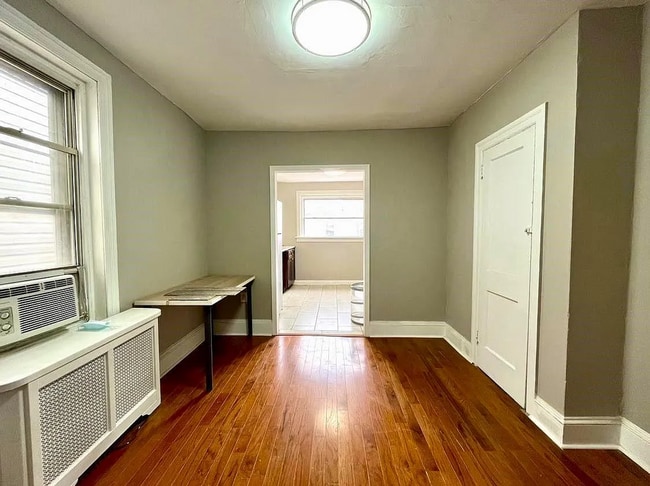 Building Photo - 2127 Tasker St Unit 2