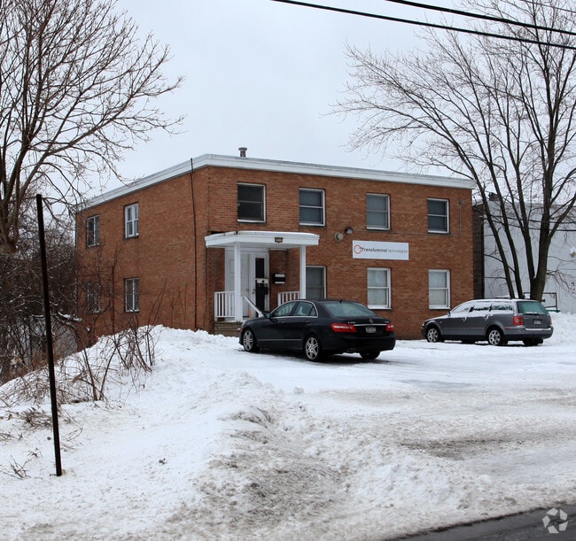 Photo - Meadowbrook Apartments