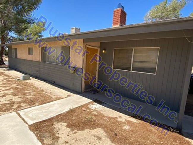 Building Photo - 18511-15Symeron Unit 18511 Symeron Rental
