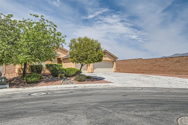 Photo - Exceptional 1-Story Home with 3-Car Garage!