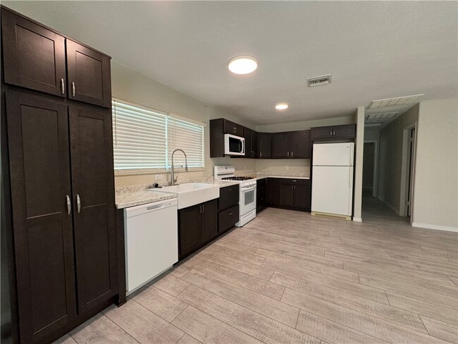 Photo - 826 Citrus St