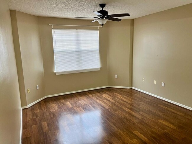 Photo - 3502 Windy Walk Way