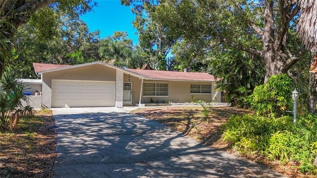 Building Photo - 1614 Braund Ave