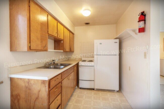 Photo - 309 N Shields St Unidad 06