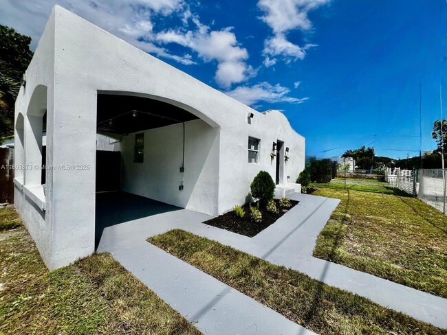 Photo - 1601 NW 50th St