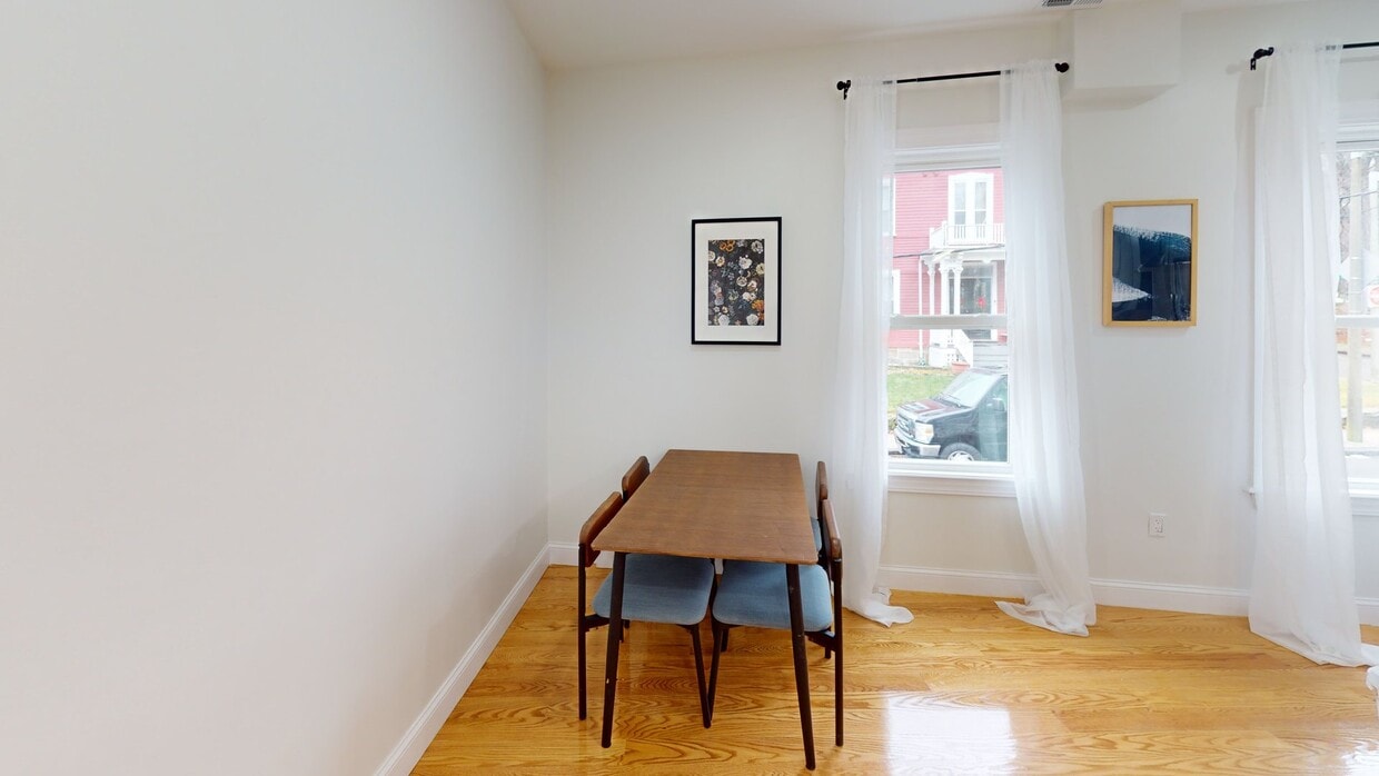 Photo - Private bedroom in 4 bed/2 bath Home