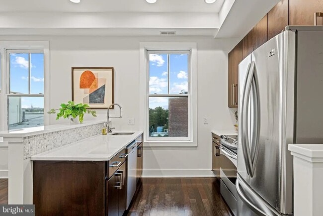 Photo - 907 N St NW Unit B2