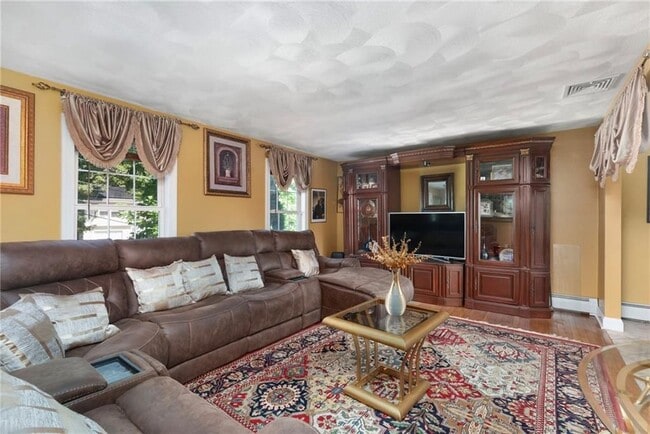 Photo - 90 Rowley St