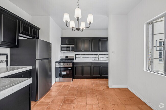 Chateau Nob Hill Apartments