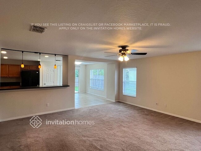 Photo - 391 SW Millard Dr