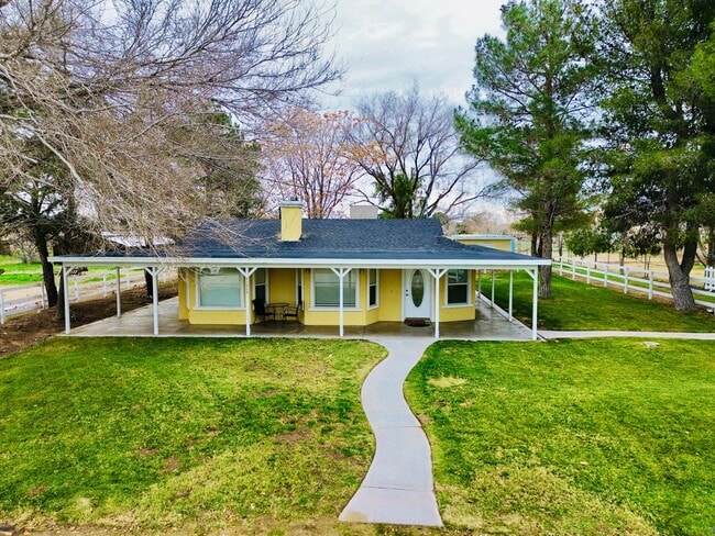 Photo - 41024 16th St W