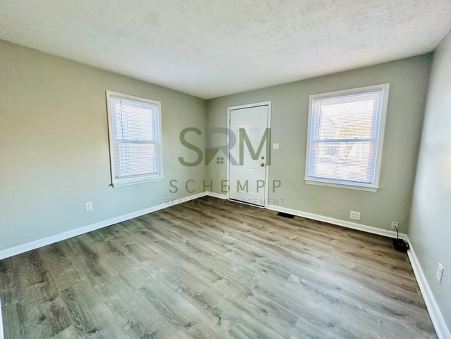 Photo - 913 Euclid Ave