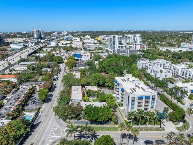 Photo - 515 NE 38th St Unit 10