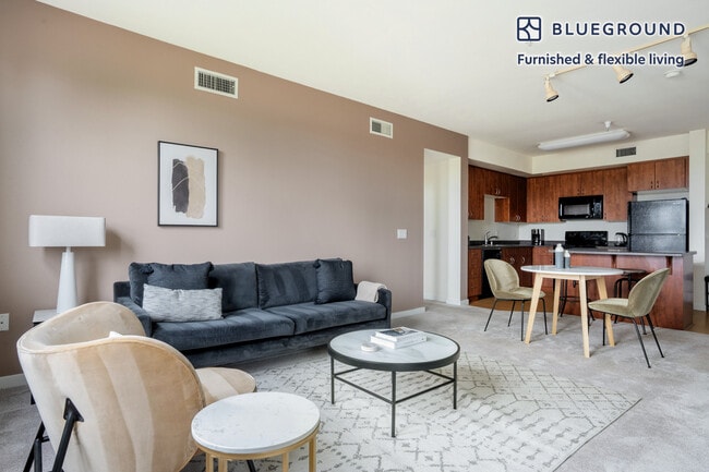 24 Union Square Unit SI FL5-ID1386