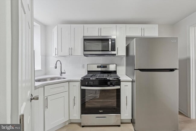 Building Photo - 1626 N 17th St Unit 302