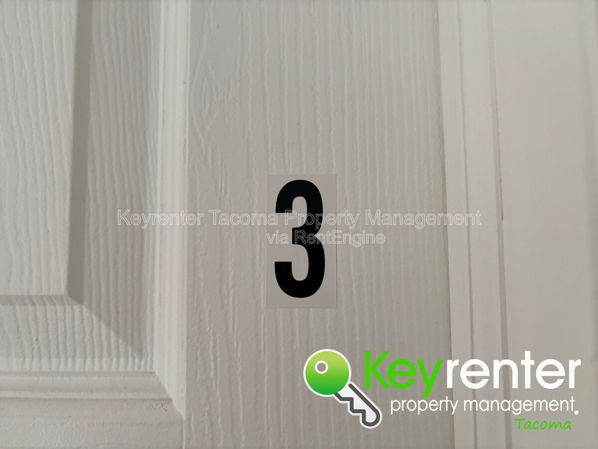 Photo - 8434 Tacoma Ave S