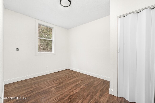 Photo - 1035 Odessa Dr E