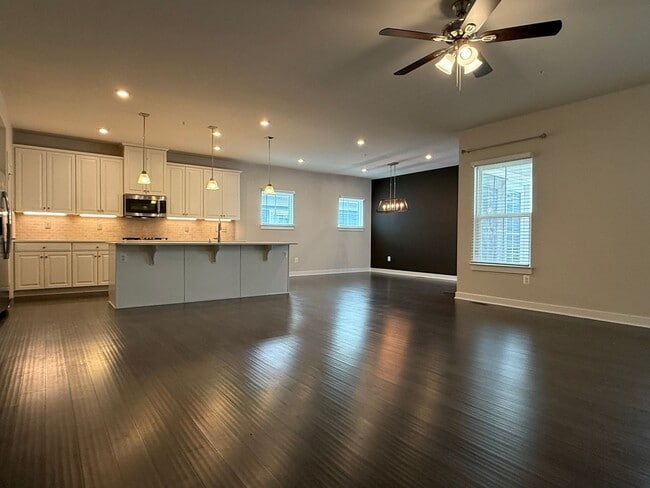 Building Photo - Stunning Greenleigh Home with 4 Bedrooms, 4.5 Baths & Designer Kitchen