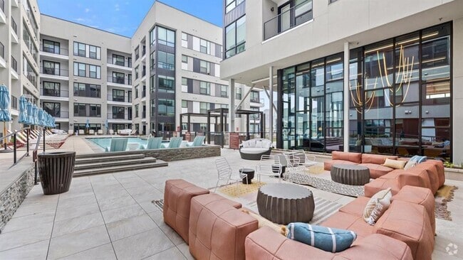 Building Photo - 2305 Summer St Unit 327 Rental