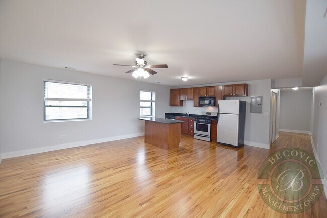 Photo - 7626 N Marshfield Ave Apartments Unit 401