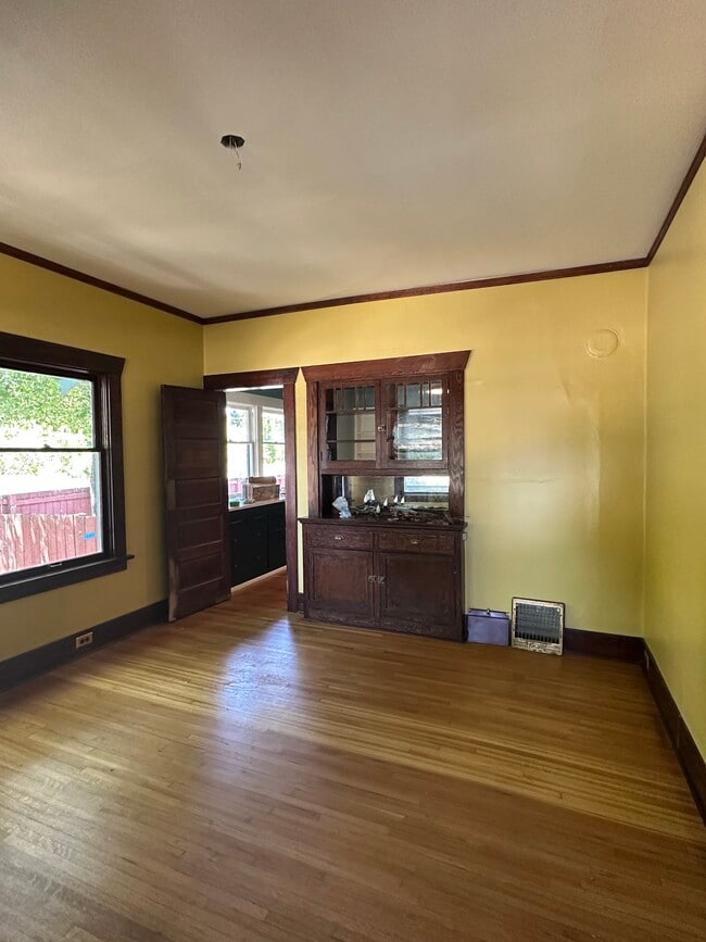 Photo - 903 E 32nd Ave