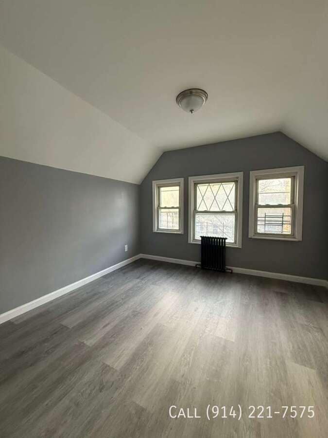 Photo - 76 Bruce Ave