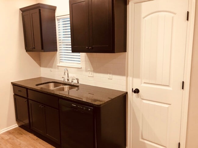 Photo - 3 bed 2 bath with 2 car garage duplex for rent in Edmond near Broadway and 2nd Street!