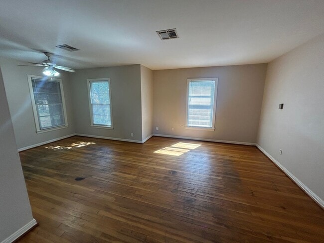 Photo - Perfect Size South Waco Home