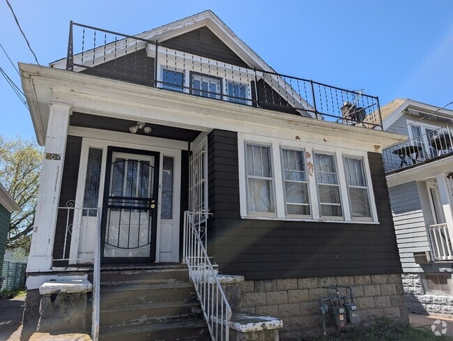Building Photo - 507 Lisbon Ave Unit 2 Rental