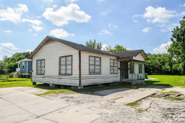 Photo - 6024 Collingsworth St