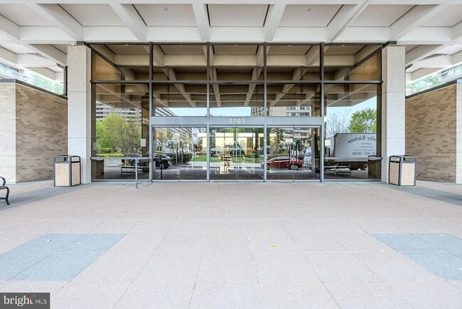 Photo - 3705 S George Mason Dr Unit 2414S