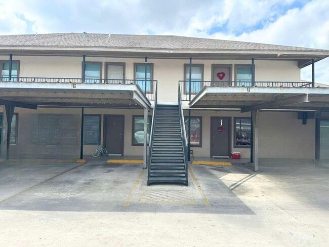 Building Photo - 10 W Harrison Ave Unit 5