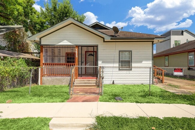 Building Photo - 1413 Hussion St Rental